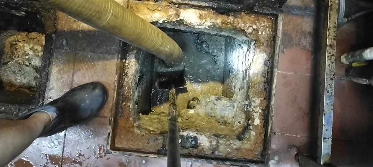 富川污水池清理一般都有毒气，怎么预防中毒呢？